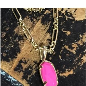 Kendra Scott Neon Pink Elisa style pendant triple layer gold tone necklace